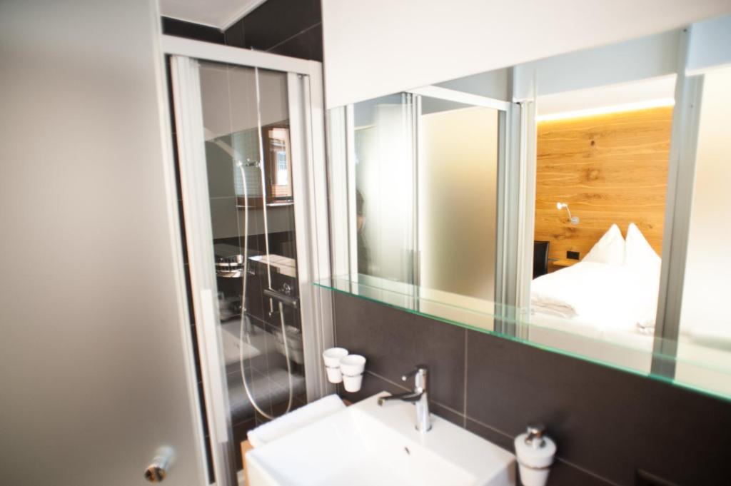 Elite Alpine Lodge - Apart & Breakfast Saas-Fee Rom bilde